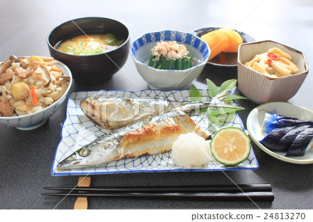 Japanese food full of autumn ingredients Japanese food full of autumn ingredients 24813270