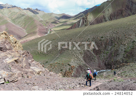 way trek to stok kangri summit way trek to stok kangri summit 24814052