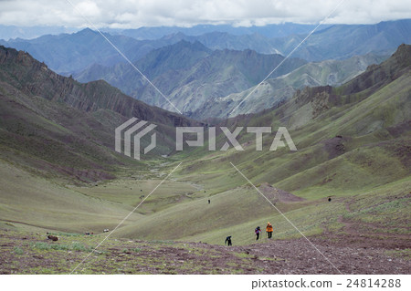 way trek to stok kangri summit way trek to stok kangri summit 24814288