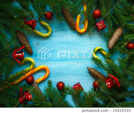 Christmas border with fir tree branches, cones, christmas decora Christmas border with fir tree branches, cones, christmas decora 24819103