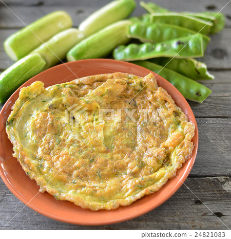 Omelette with Cha-om 24821083