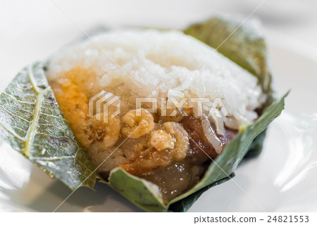 sticky rice dumpling 24821553