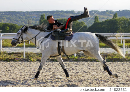 Trick riding 24822881