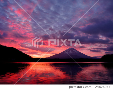 Morning of Lake Shoin Morning of Lake Shoin 24826047