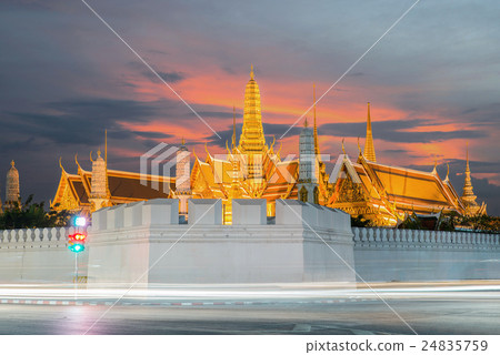 Wat Phra Kaew at twilight in Bangkok, Thailand Wat Phra Kaew at twilight in Bangkok, Thailand 24835759
