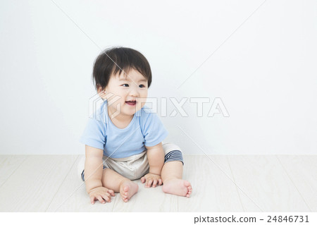 A baby baby 24846731