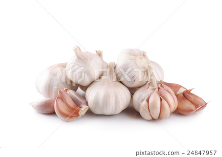 Fresh garlic isolated on white background Fresh garlic isolated on white background 24847957