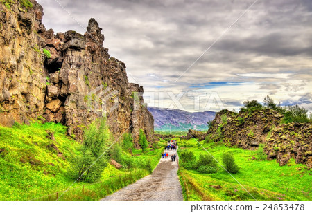 Fissures of the Mid-Atlantic Ridge in Thingvellir 24853478