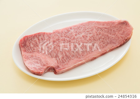 Domestic black beef sirloin steak yellow back Domestic black beef sirloin steak yellow back 24854316