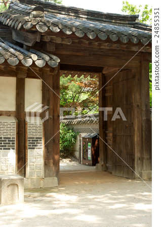 Unhyeongung palace in Seoul Korea Unhyeongung palace in Seoul Korea 24855351