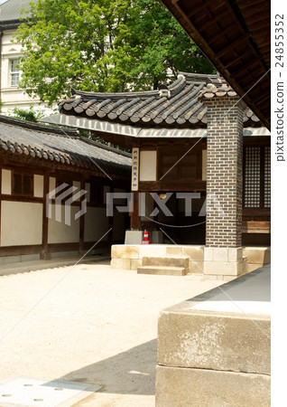 Unhyeongung palace in Seoul Korea Unhyeongung palace in Seoul Korea 24855352