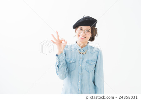 Beret woman (glasses white background) Beret woman (glasses white background) 24858031