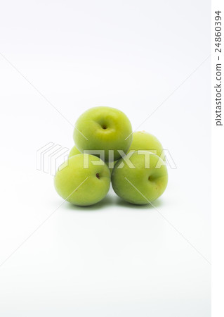 4 plum fruits (Ome) 24860394