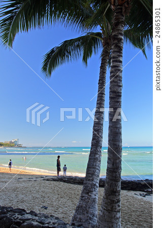Waikiki Beach, Honolulu, Oahu, Hawaii.. Waikiki Beach, Honolulu, Oahu, Hawaii.. 24865301
