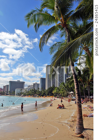 Waikiki Beach, Honolulu, Oahu, Hawaii.. Waikiki Beach, Honolulu, Oahu, Hawaii.. 24865415
