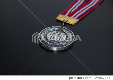 A medal 24867765