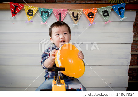 小孩周歲 小孩周歲 24867824