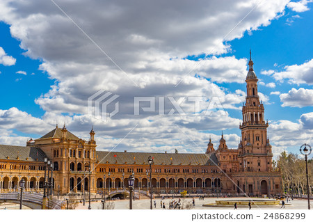 [World Heritage] Spain Square 24868299