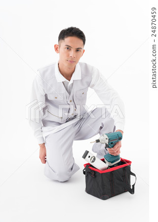 Worker to take out the tool 24870459