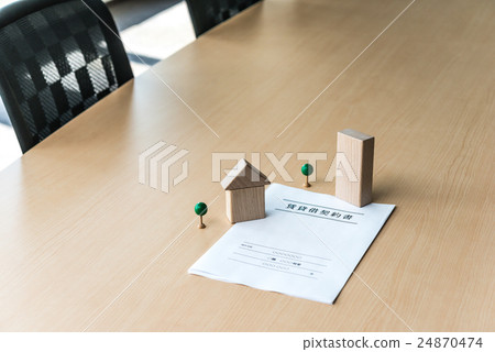 一座建築物 24870474