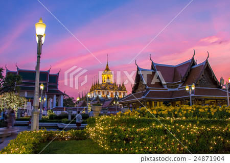 Wat Ratchanaddaram and Loha Prasat Metal Castle 24871904