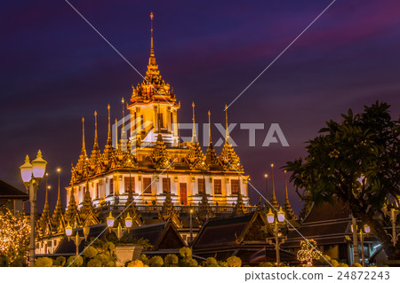 Wat Ratchanaddaram and Loha Prasat Metal Castle 24872243