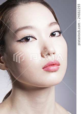 Skin whitening improvement 24882293