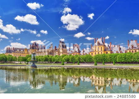 Suburban Residence of the France Kings Suburban Residence of the France Kings 24885580