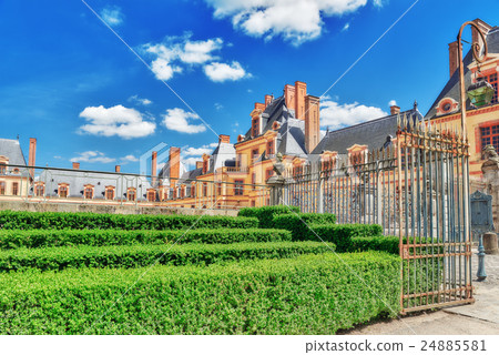 Suburban Residence of the France Kings Suburban Residence of the France Kings 24885581