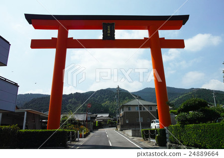 Ishigami Shrine·Kaname Miyamoto Shrine的Otorii Ishigami Shrine·Kaname Miyamoto Shrine的Otorii 24889664
