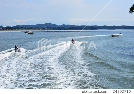 Water bike (image) Water bike (image) 24892710