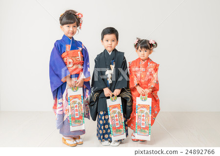 慶祝孩子的第五和第五年 照片素材 圖片 圖庫