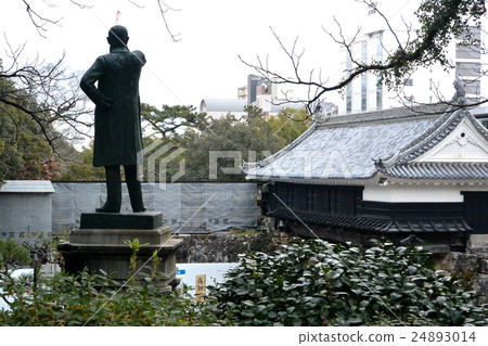 板垣疏散雕像在高知公園 板垣疏散雕像在高知公園 24893014