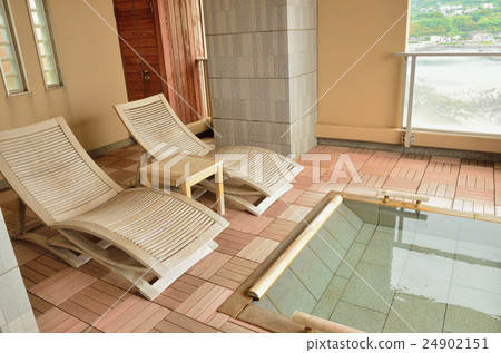 Western style modern spa outdoor bath 24902151