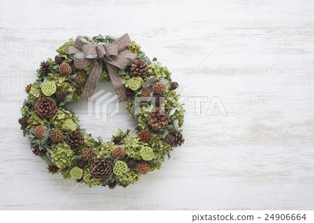 Lease decoration 24906664