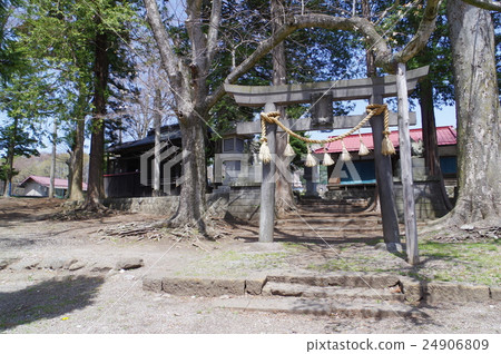 Shinshu Chino Sake Shrine Torii Torii and Shingo Shrine that enshrines the god of sake creation Yazaki Kubokunemon Formation of the original form 24906809