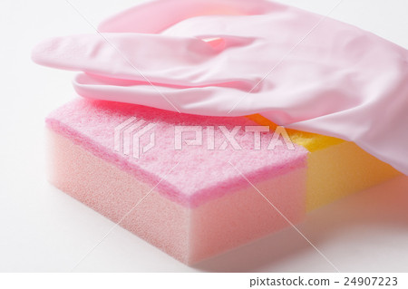 Cleaning the kitchen and bathroom not only at the end of the year but also with a colorful sponge as usual 24907223