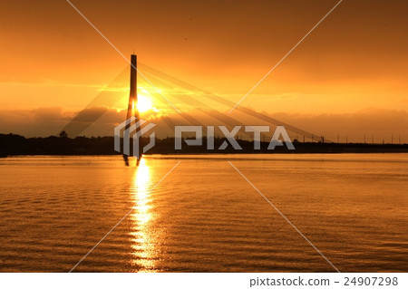 拉脫維亞晚上格柵在拉脫維亞 24907298