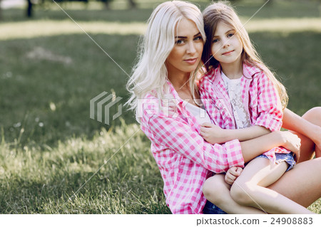 young family mother and daughter young family mother and daughter 24908883