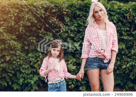 young family mother and daughter young family mother and daughter 24908906