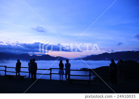 Sea of clouds 24910035