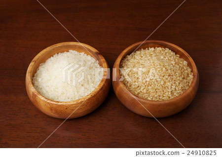 糙米和白米在木船服務 24910825