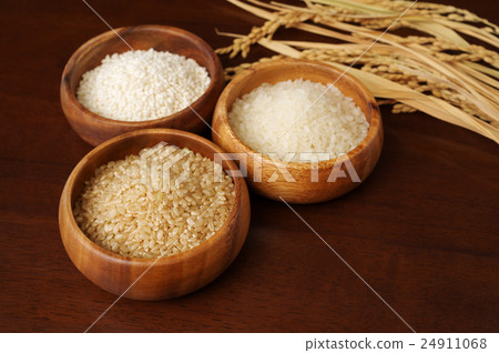 糙米,白米,糯米和穗米在秋季三種品種中供應 糙米,白米,糯米和穗米在秋季三種品種中供應 24911068