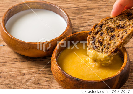 Melt cheese melted cheese 24912067