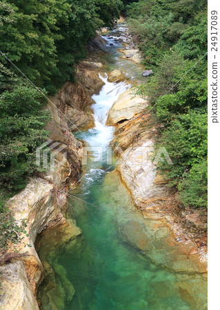 橫河谷在夏天 24917089