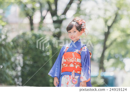 慶祝孩子的第五和第五年 24919124