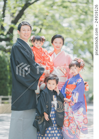 慶祝孩子的第五和第五年 24919126