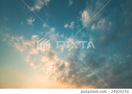 autumn sky  24920250