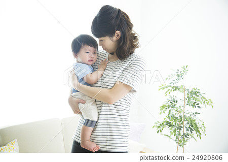 Mother and baby baby Mother and baby baby 24920806