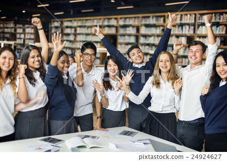 Student Friends Library Campus Studying College Concept 24924627